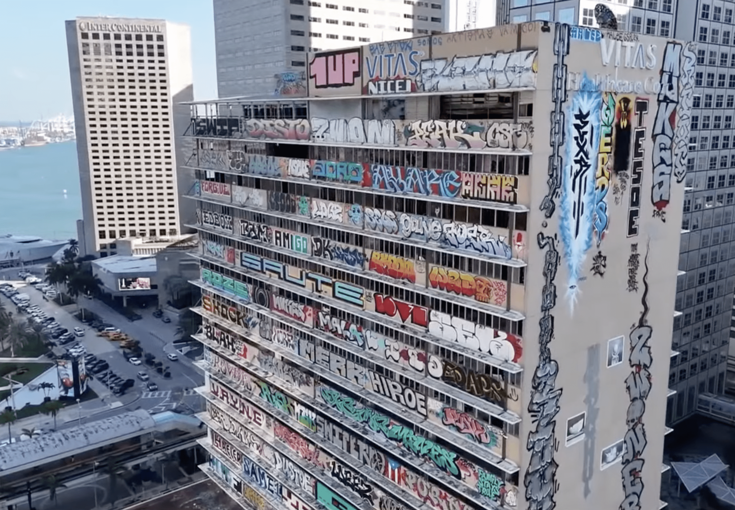 graffiti building miami